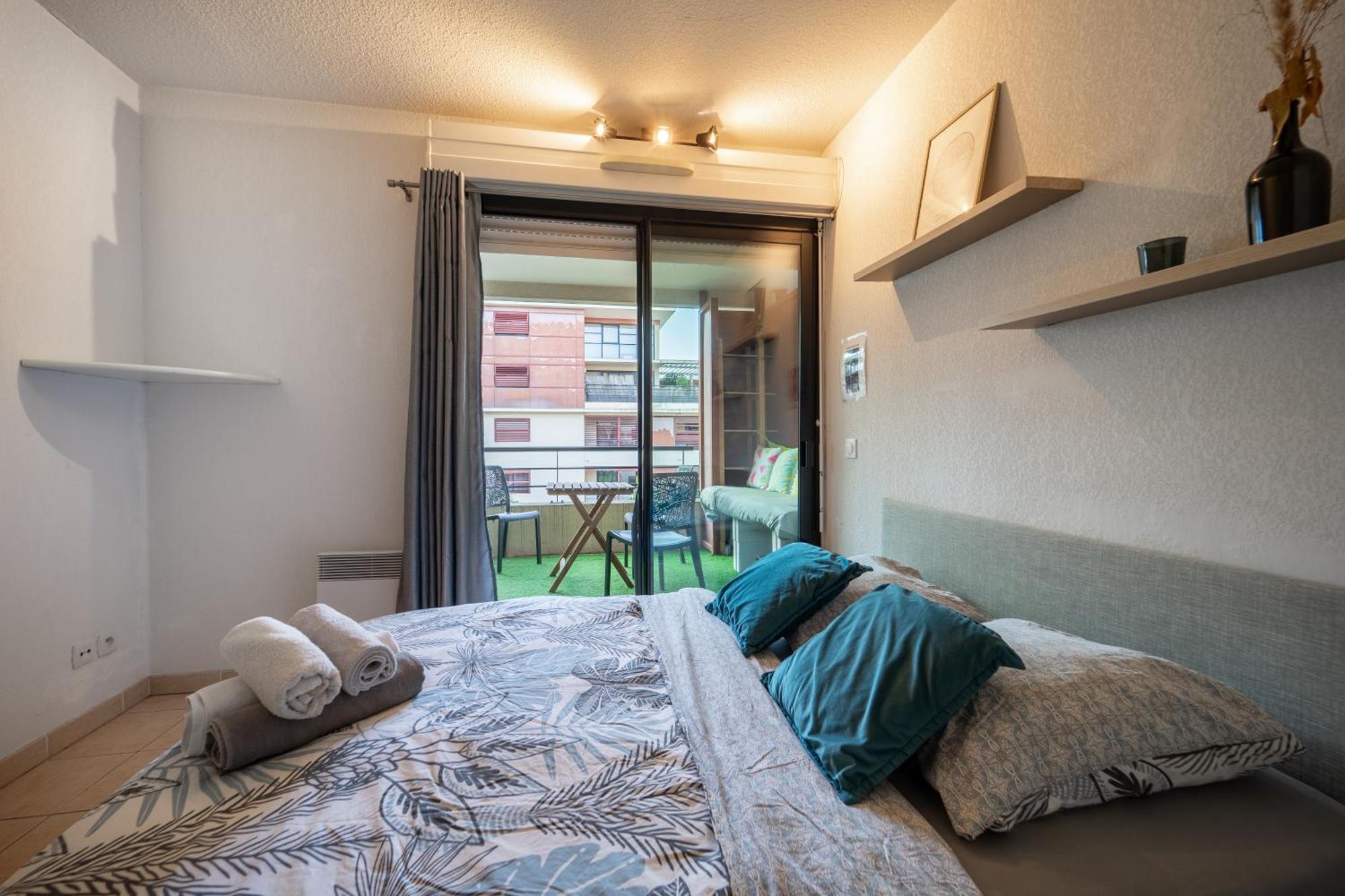 Le Dory - Appartement Centre Ville Avec Terrasse, Parking & Wifi Montpellier Exterior photo